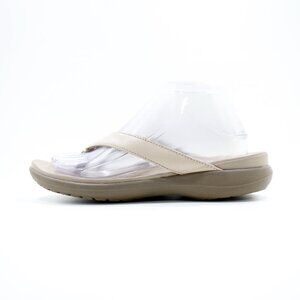 Crocs Capri V Tan Faux-Leather Lightweight Flat Thong Sandals - 8